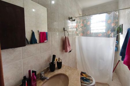 Casa à venda com 248m², 2 quartos e 3 vagas Casa à venda com 248m², 2 quartos e 3 vagasCasa 2 - Banheiro