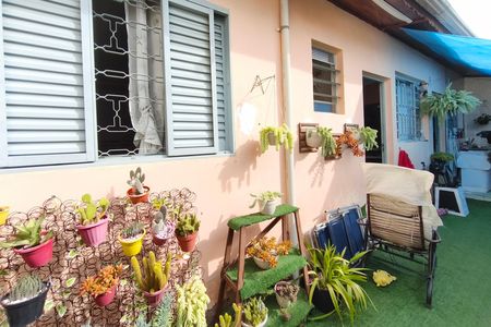 Casa à venda com 248m², 2 quartos e 3 vagas Casa à venda com 248m², 2 quartos e 3 vagasQuintal