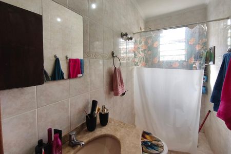 Casa à venda com 248m², 2 quartos e 3 vagas Casa à venda com 248m², 2 quartos e 3 vagasCasa 2 - Banheiro