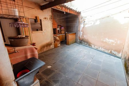 Casa à venda com 84m², 2 quartos e 2 vagas Casa à venda com 84m², 2 quartos e 2 vagasQuintal