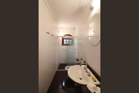 Casa para alugar com 580m², 5 quartos e 10 vagasBanheiro de serviço 2