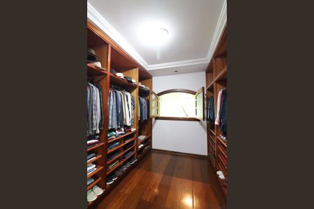 Casa para alugar com 580m², 5 quartos e 10 vagasSuíte 1 Closet
