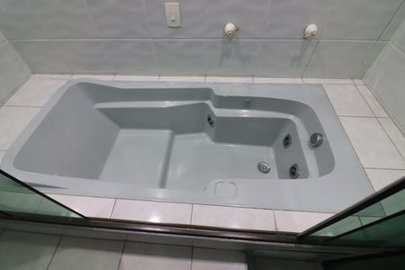 Casa para alugar com 580m², 5 quartos e 10 vagasSuíte 2 Banheiro 