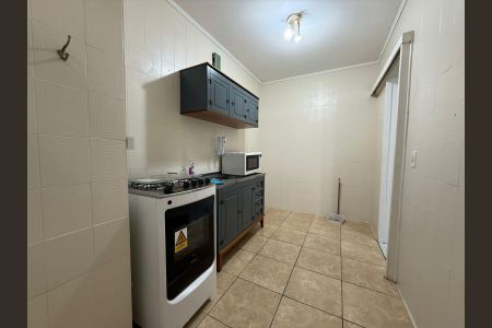 Cozinha de apartamento para alugar com 1 quarto, 40m² em Menino Deus, Porto Alegre