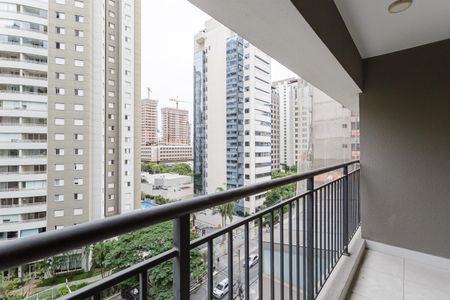 Varanda de kitnet/studio para alugar com 1 quarto, 25m² em Indianópolis, São Paulo