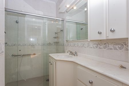 Casa à venda com 249m², 3 quartos e 1 vaga Casa à venda com 249m², 3 quartos e 1 vagaBanheiro da Suíte 1