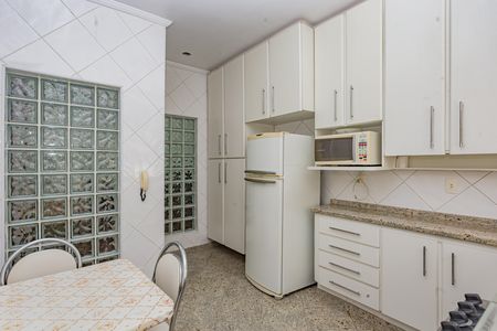 Casa à venda com 249m², 3 quartos e 1 vaga Casa à venda com 249m², 3 quartos e 1 vagaCozinha