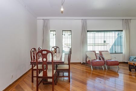 Casa à venda com 249m², 3 quartos e 1 vaga Casa à venda com 249m², 3 quartos e 1 vagaSala