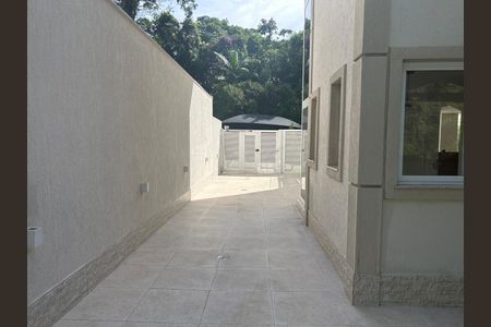 Casa de condomínio para alugar com 360m², 3 quartos e 3 vagas Casa de condomínio para alugar com 360m², 3 quartos e 3 vagasÁrea externa