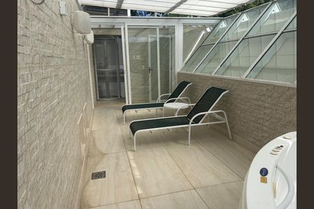 Casa de condomínio para alugar com 360m², 3 quartos e 3 vagas Casa de condomínio para alugar com 360m², 3 quartos e 3 vagasÁrea externa