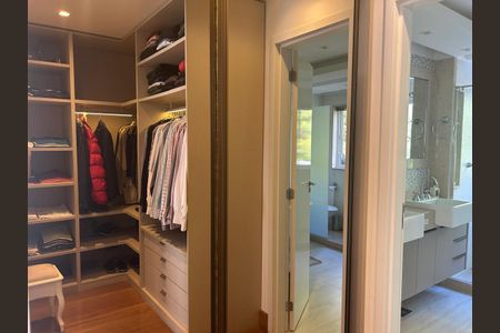 Quarto 3 de casa de condomínio para alugar com 3 quartos, 360m² em Valparaíso, Petrópolis