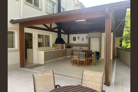 Casa de condomínio para alugar com 360m², 3 quartos e 3 vagas Casa de condomínio para alugar com 360m², 3 quartos e 3 vagasÁrea externa
