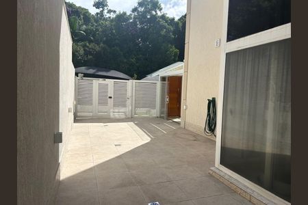 Casa de condomínio para alugar com 360m², 3 quartos e 3 vagasÁrea externa