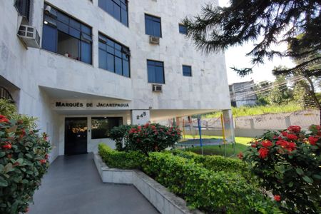 Apartamento para alugar com 82m², 2 quartos e 1 vaga Apartamento para alugar com 82m², 2 quartos e 1 vagaFachada do Prédio