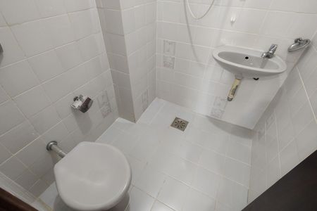 Apartamento para alugar com 82m², 2 quartos e 1 vaga Apartamento para alugar com 82m², 2 quartos e 1 vagaBanheiro de serviço