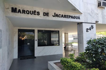 Apartamento para alugar com 82m², 2 quartos e 1 vaga Apartamento para alugar com 82m², 2 quartos e 1 vagaFachada do Prédio