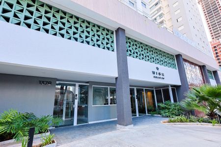 Apartamento para alugar com 100m², 3 quartos e 2 vagas Apartamento para alugar com 100m², 3 quartos e 2 vagasFachada e portaria