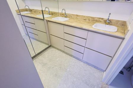 Apartamento para alugar com 100m², 3 quartos e 2 vagas Apartamento para alugar com 100m², 3 quartos e 2 vagasBanheiro do Quarto 3