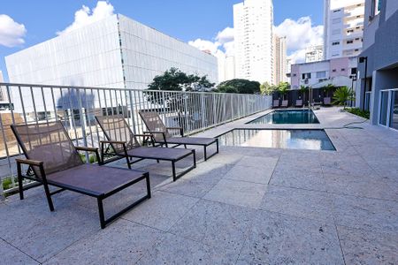 Apartamento para alugar com 100m², 3 quartos e 2 vagas Apartamento para alugar com 100m², 3 quartos e 2 vagasÁrea comum - Piscina