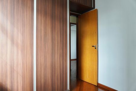 Quarto 1 de apartamento para alugar com 3 quartos, 84m² em Lourdes, Belo Horizonte