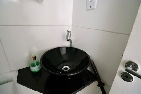 Apartamento para alugar com 48m², 2 quartos e 1 vaga Apartamento para alugar com 48m², 2 quartos e 1 vagaBanheiro