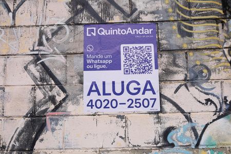 Apartamento para alugar com 45m², 2 quartos e 1 vagaPlaca instalada na fachada do condomínio - Código da placa: WPSU-144