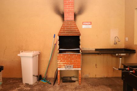 Apartamento para alugar com 45m², 2 quartos e 1 vagaÁrea comum - Salão de festas com churrasqueira e mesas de jogos
