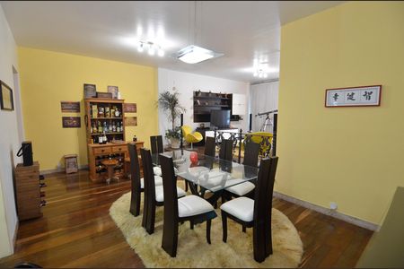 Apartamento à venda com 284m², 4 quartos e 3 vagas Apartamento à venda com 284m², 4 quartos e 3 vagasSala