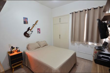 Apartamento à venda com 284m², 4 quartos e 3 vagas Apartamento à venda com 284m², 4 quartos e 3 vagasQuarto 2