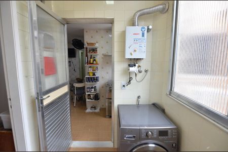 Apartamento à venda com 284m², 4 quartos e 3 vagas Apartamento à venda com 284m², 4 quartos e 3 vagasÁrea de Serviço