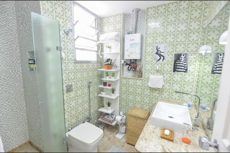 Apartamento à venda com 284m², 4 quartos e 3 vagas Apartamento à venda com 284m², 4 quartos e 3 vagasBanheiro 1