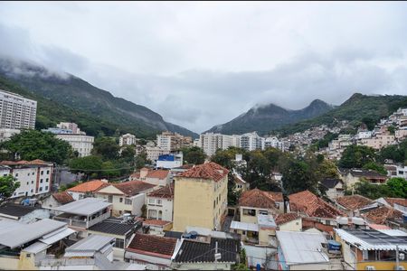 Apartamento à venda com 284m², 4 quartos e 3 vagas Apartamento à venda com 284m², 4 quartos e 3 vagasTerraço