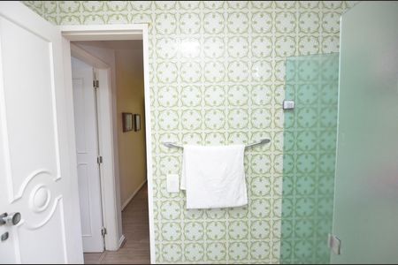 Apartamento à venda com 284m², 4 quartos e 3 vagas Apartamento à venda com 284m², 4 quartos e 3 vagasBanheiro 1