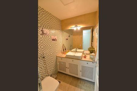 Apartamento à venda com 284m², 4 quartos e 3 vagas Apartamento à venda com 284m², 4 quartos e 3 vagasLavabo