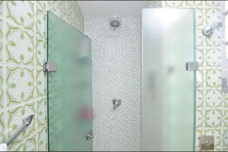 Apartamento à venda com 284m², 4 quartos e 3 vagas Apartamento à venda com 284m², 4 quartos e 3 vagasBanheiro 1