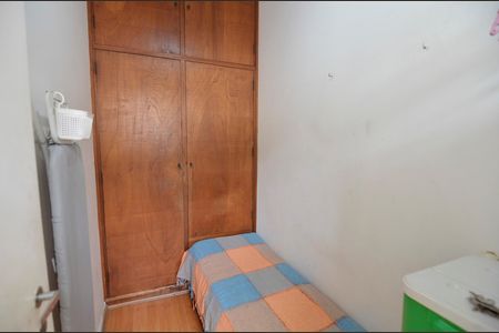 Apartamento à venda com 284m², 4 quartos e 3 vagas Apartamento à venda com 284m², 4 quartos e 3 vagasQuarto de Serviço