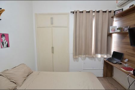 Apartamento à venda com 284m², 4 quartos e 3 vagas Apartamento à venda com 284m², 4 quartos e 3 vagasQuarto 2