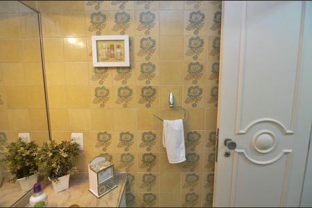 Apartamento à venda com 284m², 4 quartos e 3 vagas Apartamento à venda com 284m², 4 quartos e 3 vagasLavabo