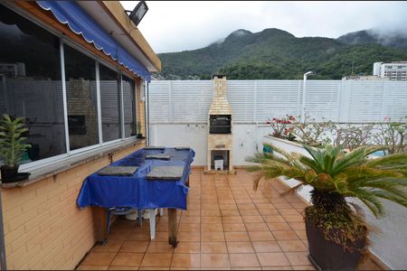 Apartamento à venda com 284m², 4 quartos e 3 vagas Apartamento à venda com 284m², 4 quartos e 3 vagasTerraço