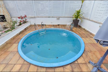 Apartamento à venda com 284m², 4 quartos e 3 vagas Apartamento à venda com 284m², 4 quartos e 3 vagasTerraço