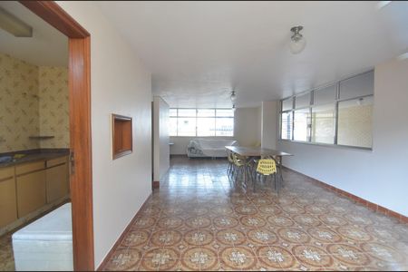 Apartamento à venda com 284m², 4 quartos e 3 vagas Apartamento à venda com 284m², 4 quartos e 3 vagasÁrea comum