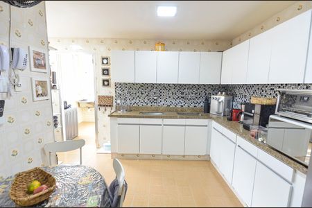 Apartamento à venda com 284m², 4 quartos e 3 vagas Apartamento à venda com 284m², 4 quartos e 3 vagasCozinha 1