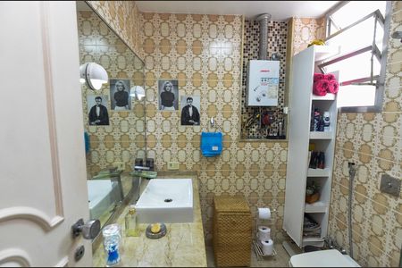 Apartamento à venda com 284m², 4 quartos e 3 vagas Apartamento à venda com 284m², 4 quartos e 3 vagasBanheiro da Suíte