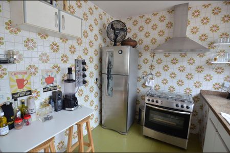 Apartamento à venda com 284m², 4 quartos e 3 vagas Apartamento à venda com 284m², 4 quartos e 3 vagasCozinha 2