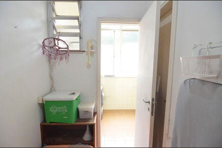 Apartamento à venda com 284m², 4 quartos e 3 vagas Apartamento à venda com 284m², 4 quartos e 3 vagasQuarto de Serviço