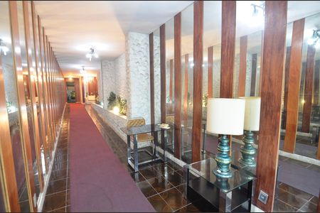 Apartamento à venda com 284m², 4 quartos e 3 vagas Apartamento à venda com 284m², 4 quartos e 3 vagasHall