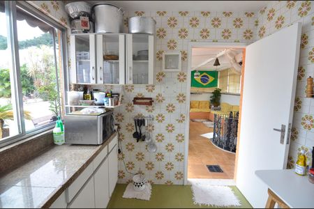 Apartamento à venda com 284m², 4 quartos e 3 vagas Apartamento à venda com 284m², 4 quartos e 3 vagasCozinha 2