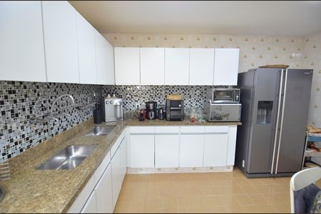 Apartamento à venda com 284m², 4 quartos e 3 vagas Apartamento à venda com 284m², 4 quartos e 3 vagasCozinha 1