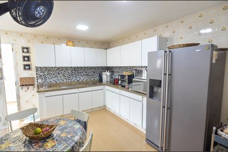 Apartamento à venda com 284m², 4 quartos e 3 vagas Apartamento à venda com 284m², 4 quartos e 3 vagasCozinha 1