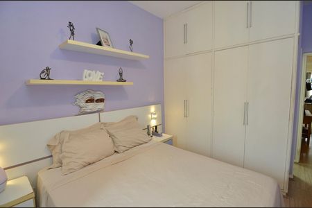 Apartamento à venda com 284m², 4 quartos e 3 vagas Apartamento à venda com 284m², 4 quartos e 3 vagasSuíte